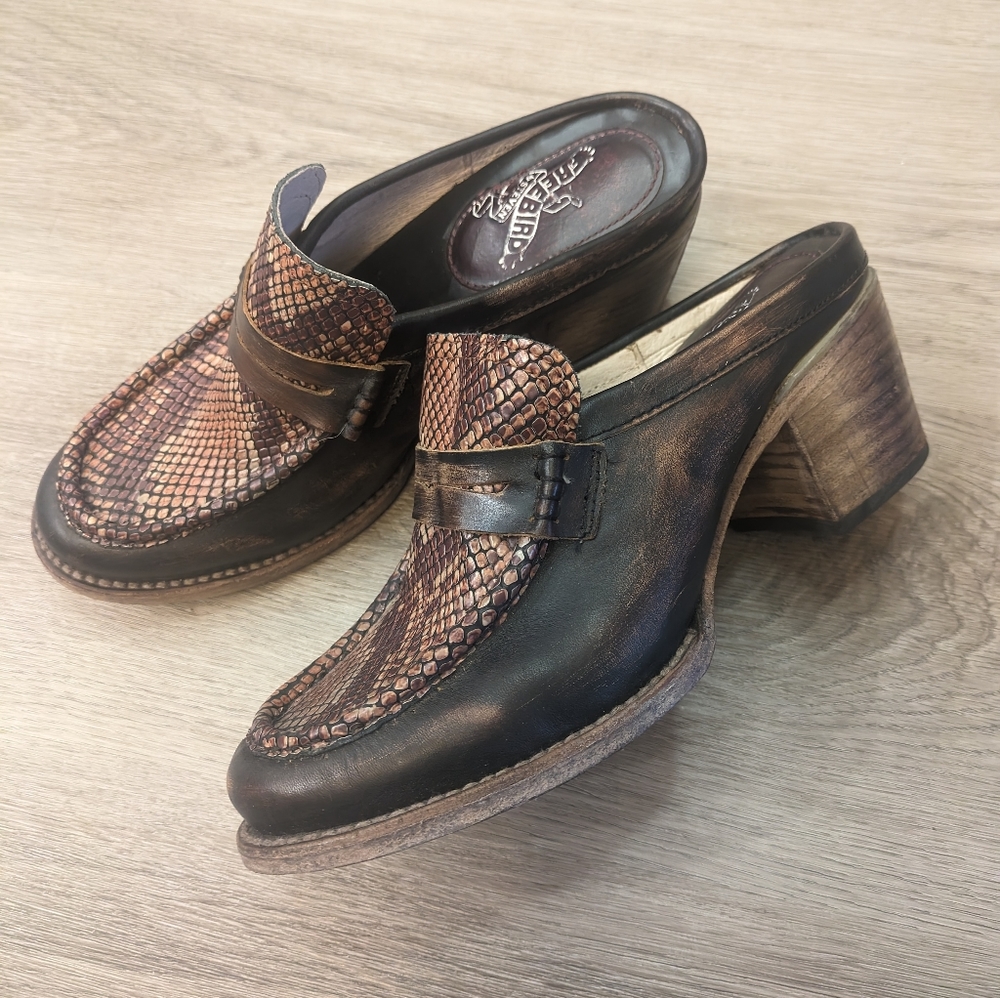 Freebird Collins Leather Snakeskin Mules. Size 9